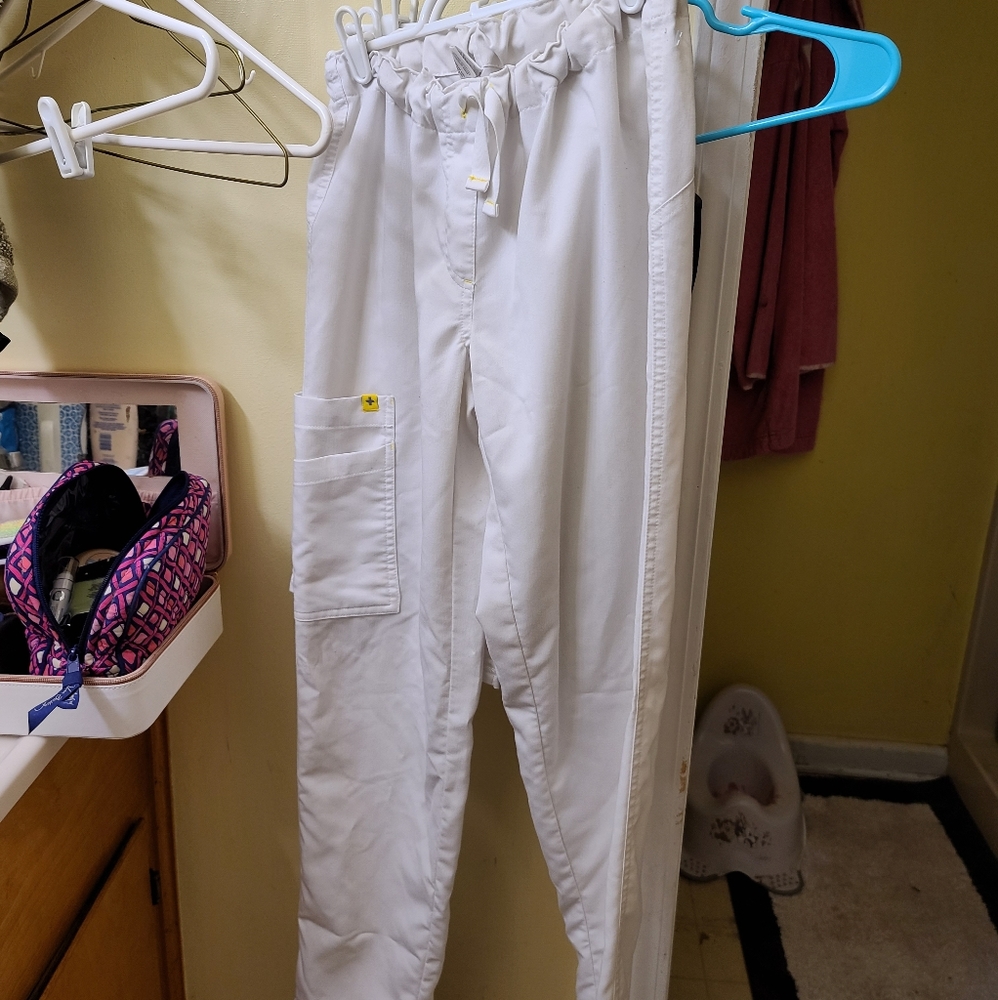 Figs white scrub bottoms